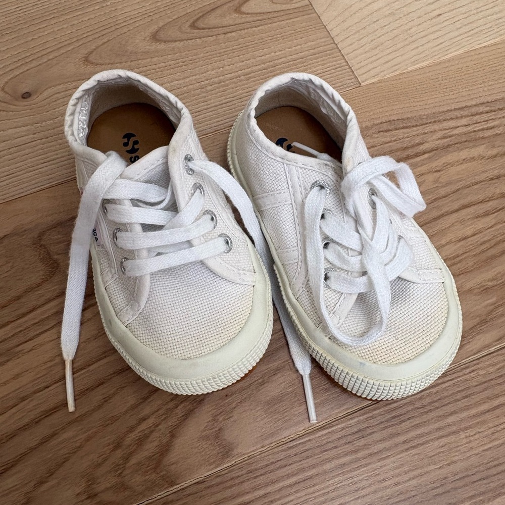 Superga baby boy girl white lace up sneakers shoes sz 22 US 6.5 (12-18 months)